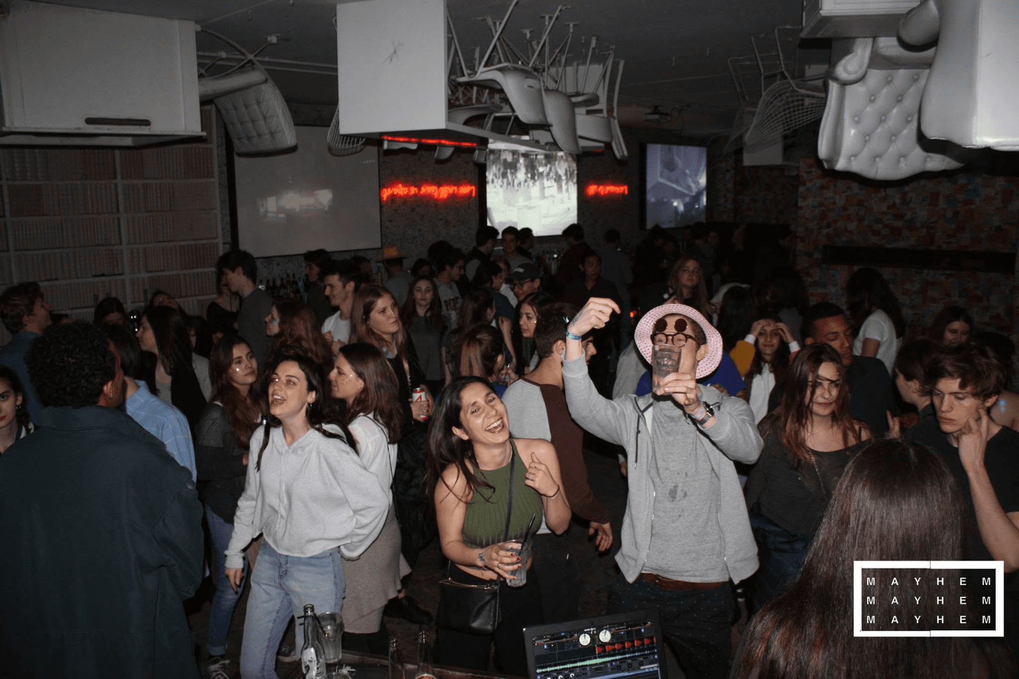 Crowd at Mayhem #7 Does Moo