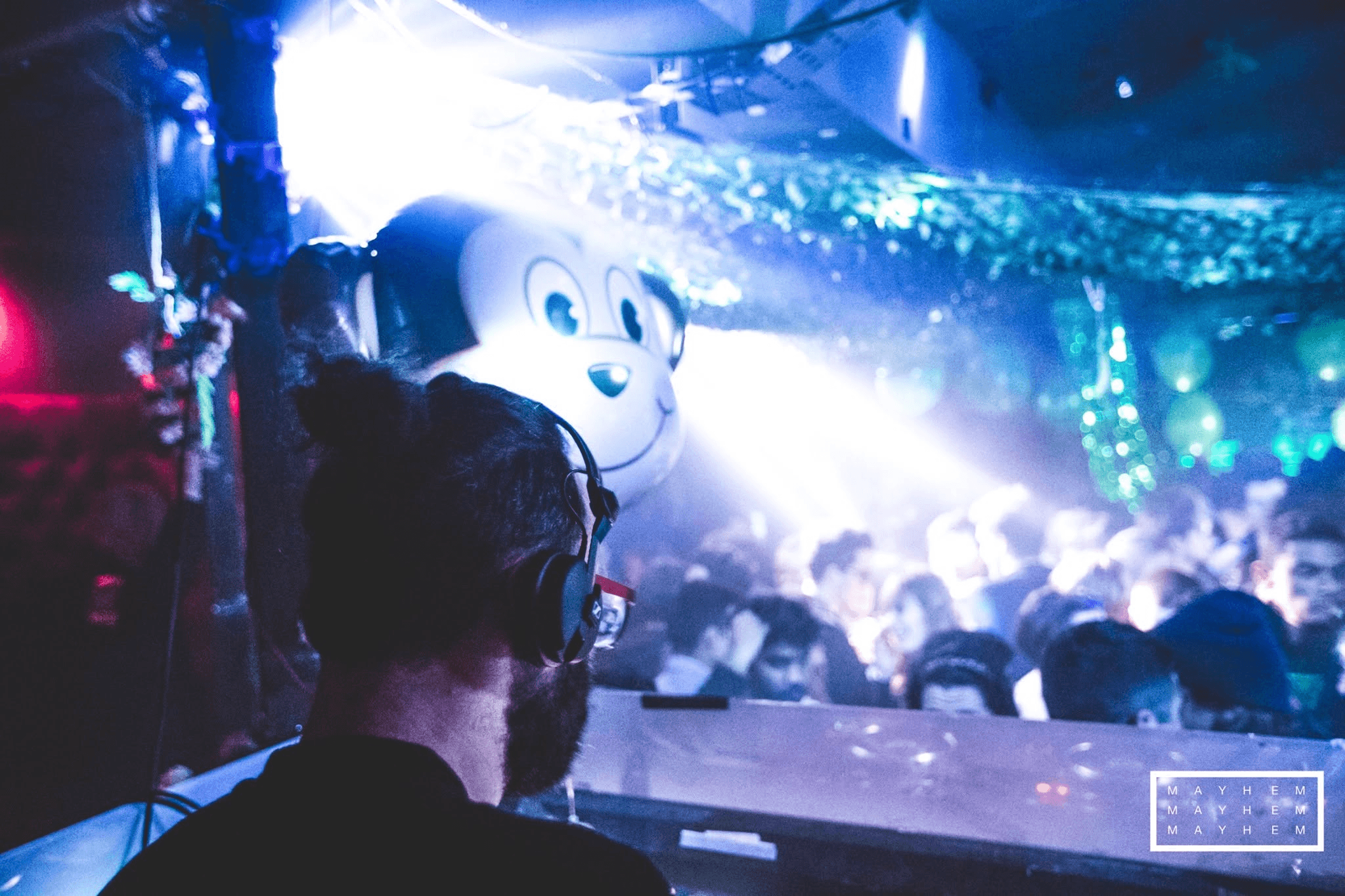 MHM003 DJ booth photo