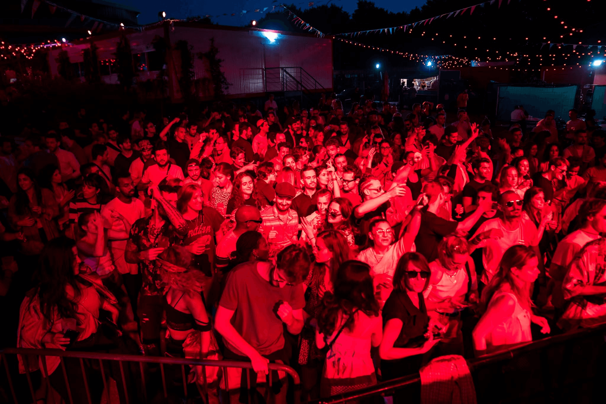 Crowd at the Noapté opening